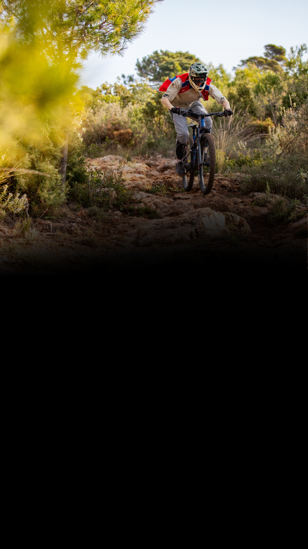 Riders descending in Granada tracks
